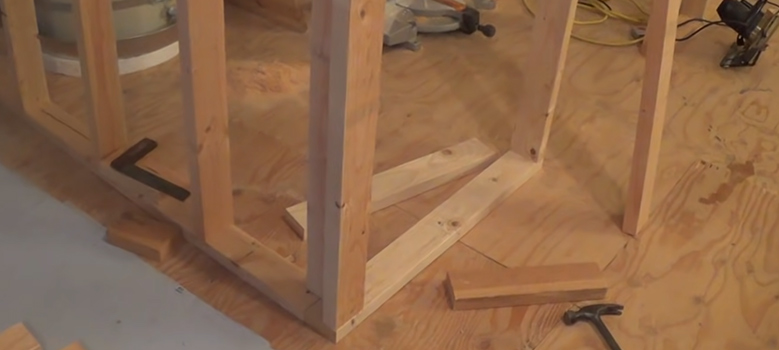 How to Frame A 2x6 Wall Corner